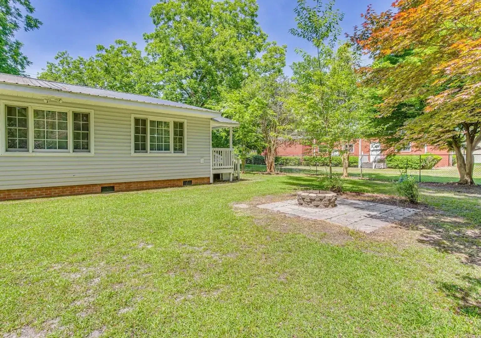 Charming 3BR House in Whiteville — Photo 3