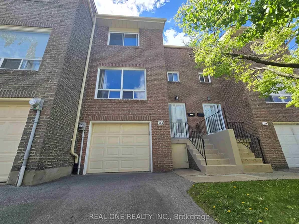 174 Rusty Crestway, Toronto, ON M2J 2Y6