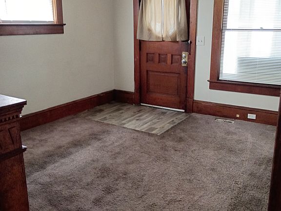 4th image of 3128 W 90th St