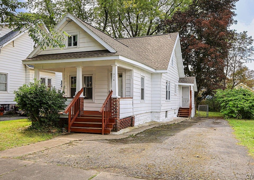 1st image of 216 S Midler Ave