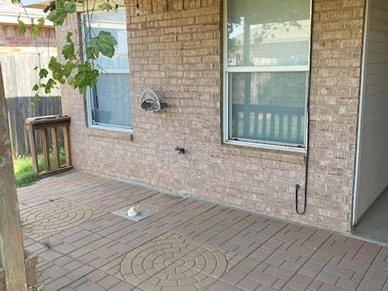 4807 Fordham St — Photo 9