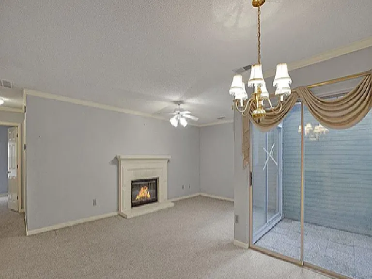 1709 Lake Park Cir — Photo 7