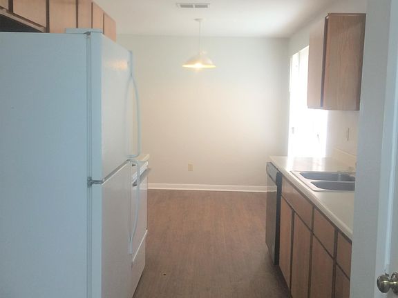 3rd image of 701 Balcones Dr #53