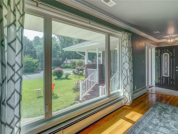 4th image of 500 W Daisy Ave