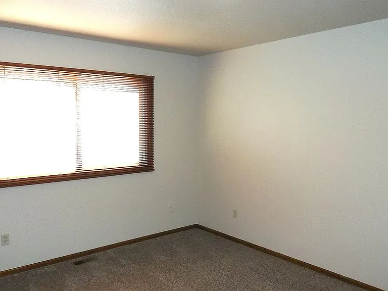 1448 Sioux Blvd — Photo 7