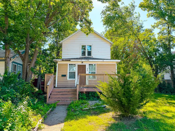 948 Iowa Ave SE, Huron, SD 57350