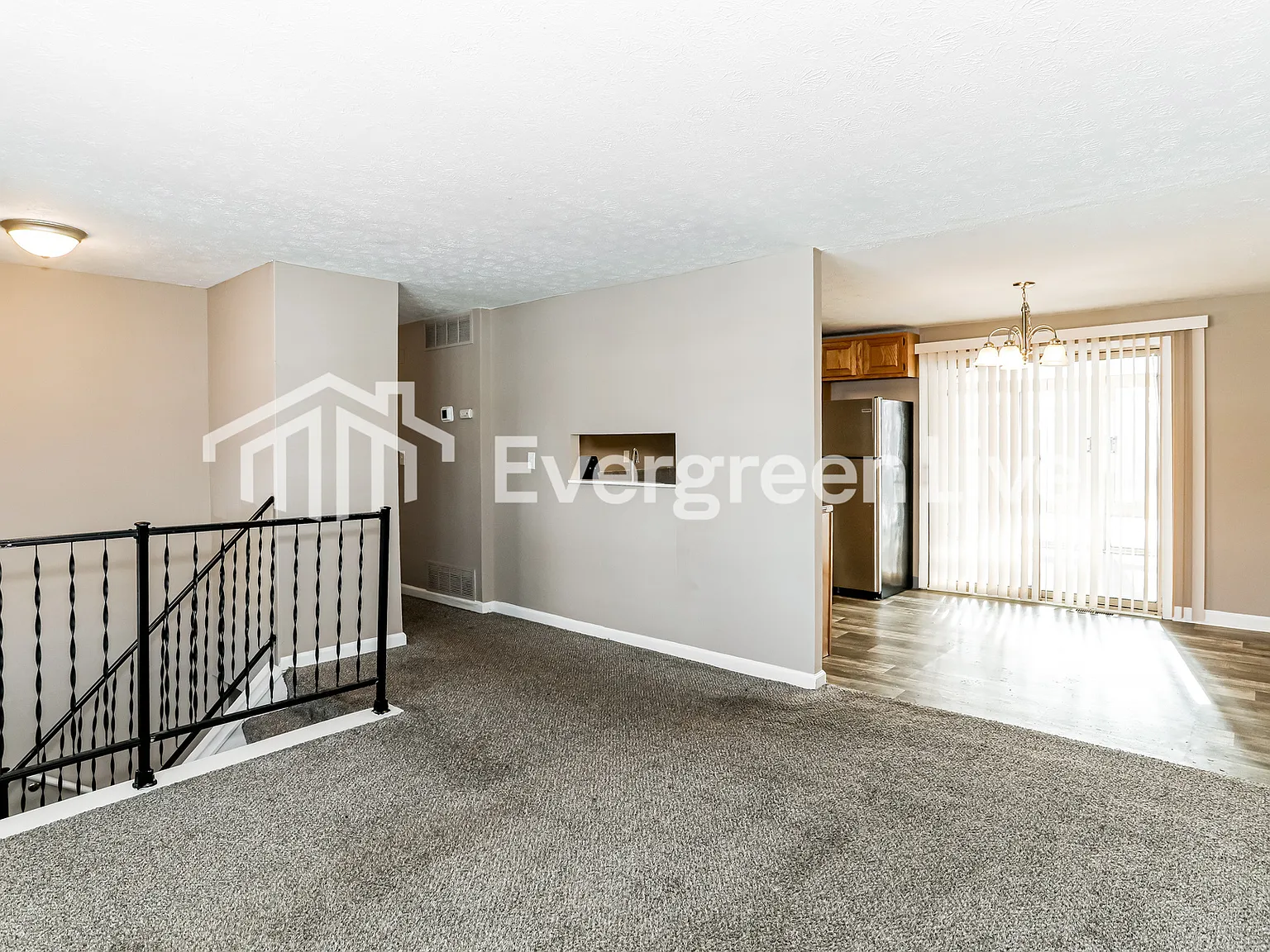 3 bed, 1.0 bath, 1620 sqft, $1,645 — Photo 3