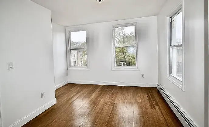67 Clerk St #2 — Photo 5