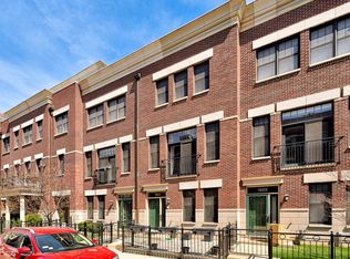 1827 S Prairie Pkwy, Chicago, IL 60616