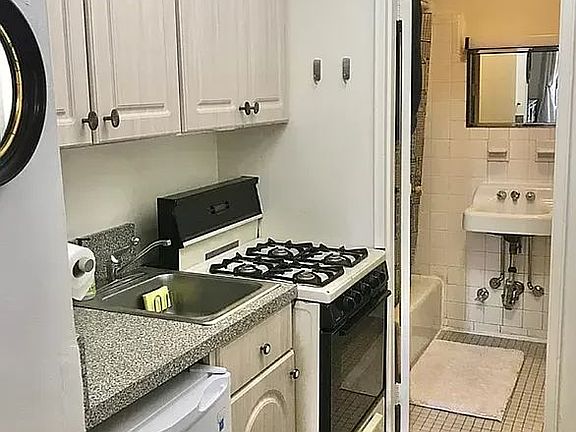 5th image of 237 E 79th St APT 4C