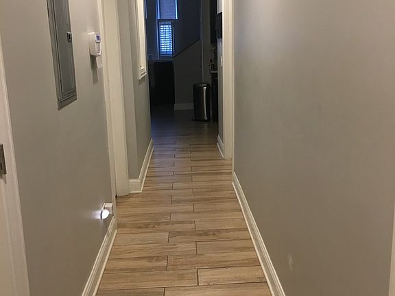 4th image of 2321 W Fullerton Ave #1