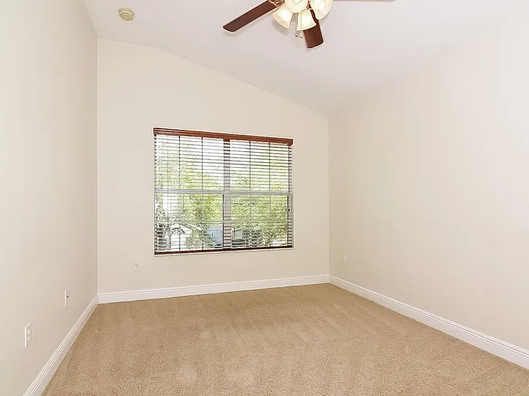 209 Fern Gulley Dr — Photo 10