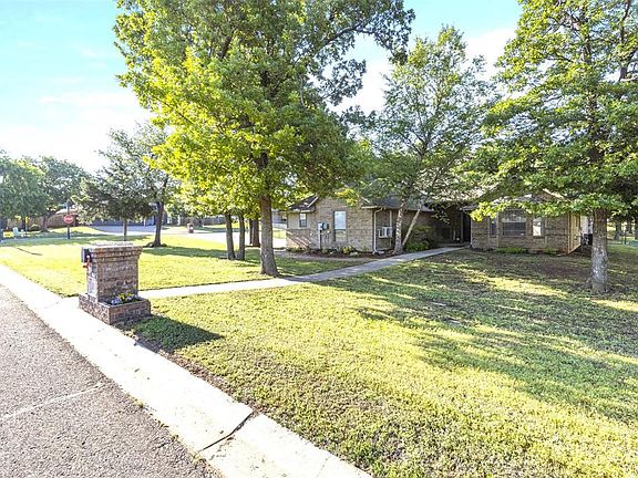 4th image of 1054 White Tail Ct