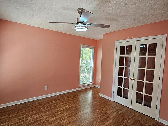 3rd image of 1220 Willow Woods Dr