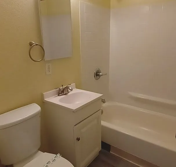 2501 Edison Ave #32 — Photo 14