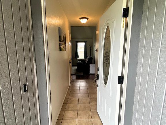 3rd image of 2809 Vancouver Dr