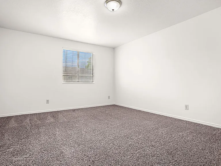 Townhouse Primary Bedroom