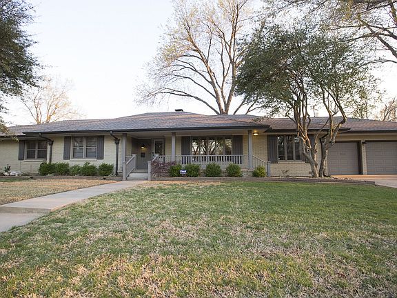 Large traditional style home