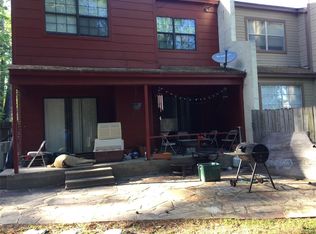 2231 Crosstimbers St, Huntsville, TX 77320