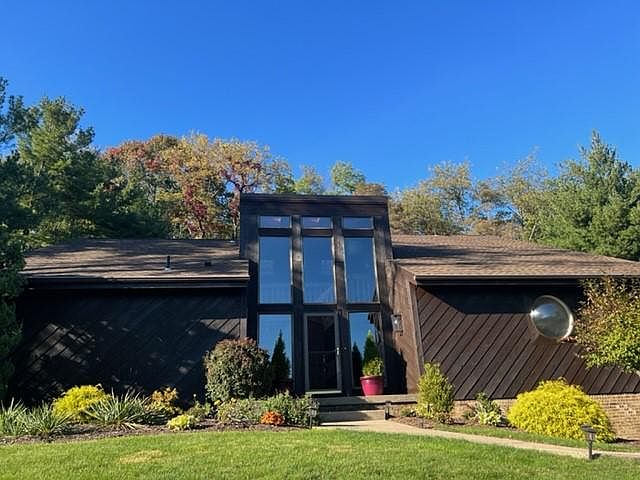 1st image of 3910 Ash Dr