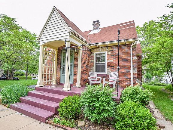 3rd image of 407 Triangle Ave