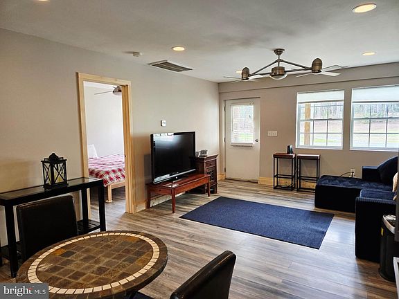 3rd image of 2256 Maon Rd