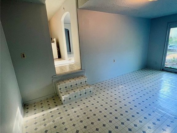 4th image of 1310 N 33rd St
