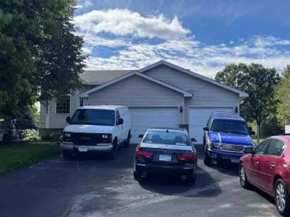 413 Elm St SW, Isanti, MN 55040