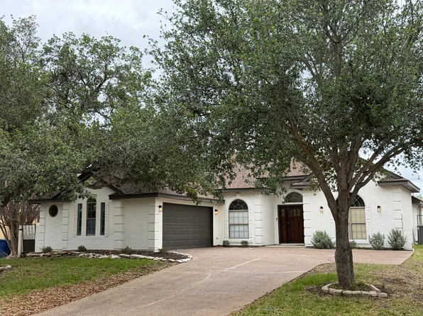 8713 Chris Ln, Laredo, TX 78045