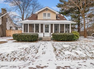 2221 Greenfield Ave SW, Wyoming, MI 49519