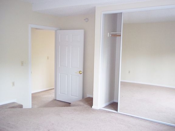 3rd image of 415 King St APT 512