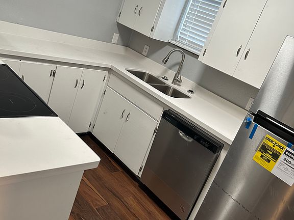 5th image of 709 W Ella Ave #1