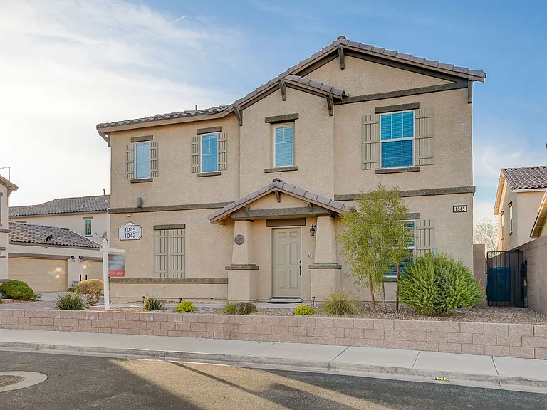 1045 Spotted Saddle St — Photo 3