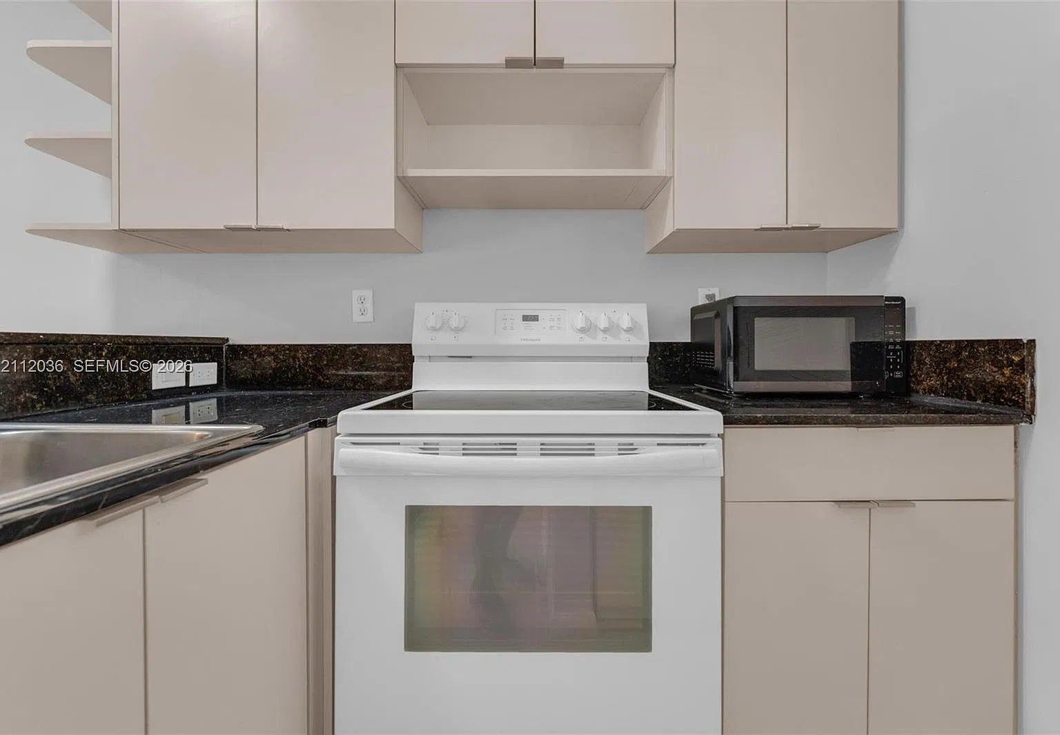 Havana Plaza Condo — Photo 4