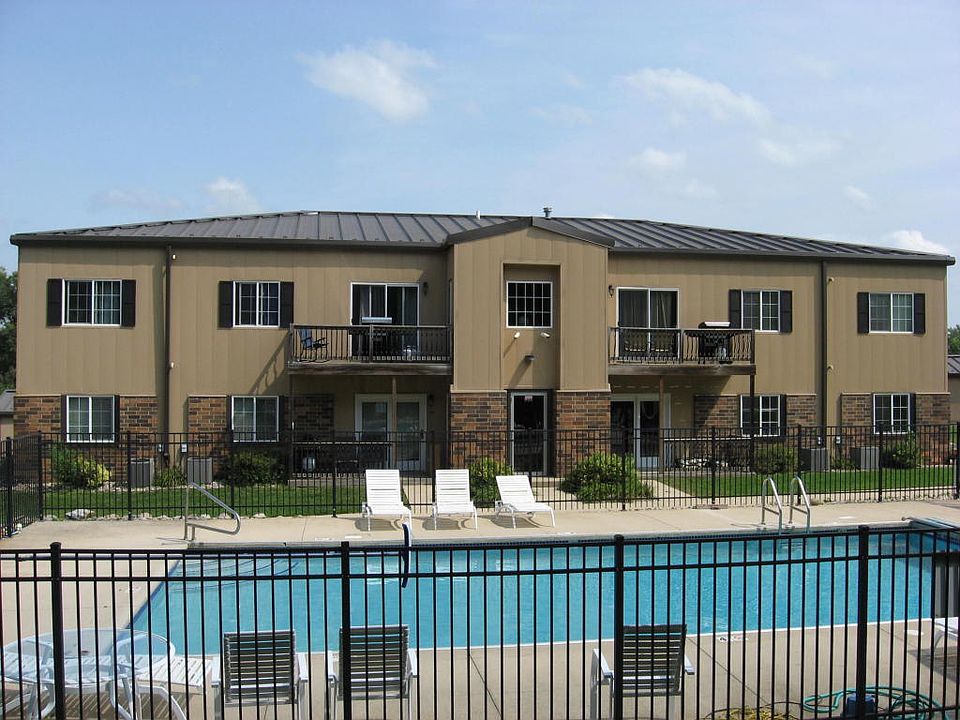 1st image of 3 27th St Unit 215