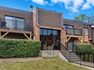 712 Tipperary Ct UNIT 1C, Schaumburg, IL