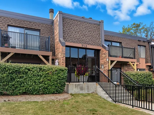712 Tipperary Ct Unit 1C, Schaumburg, IL 60193