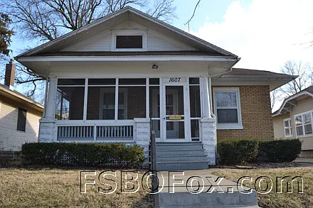 1607 Elm St photo 1