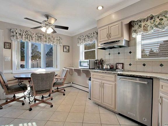 5th image of 8 Glen Ln