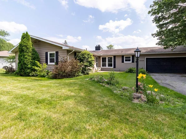 30046 Westlake Dr, Elkhart, IN 46514