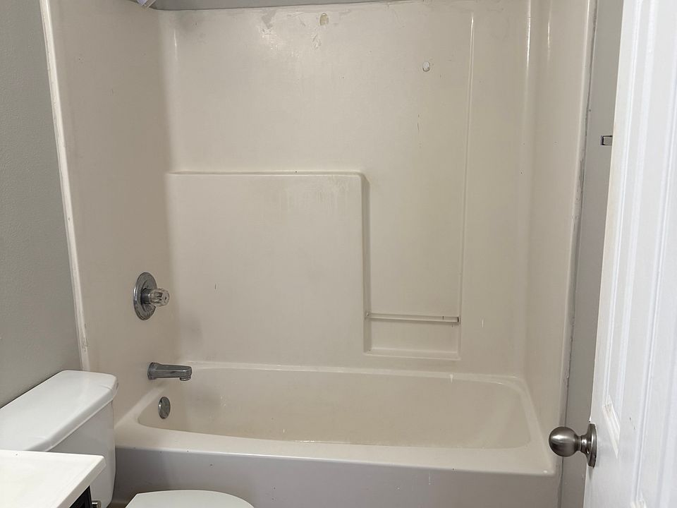 Bathroom (total 3 full bathrooms)