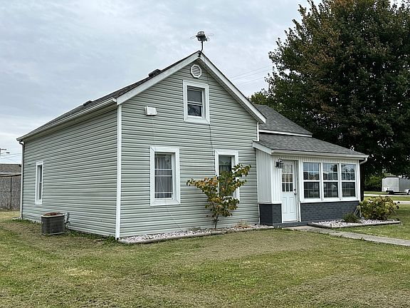 2nd image of 8231 E County Road 195 S