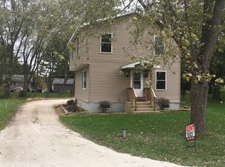 22020 W Spruce Dr, Antioch, IL 60002