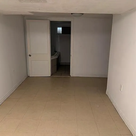 1180 Albert Rd — Photo 9