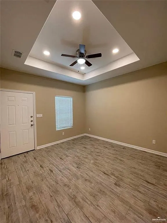 2 bed, 2.0 bath, 3596 sqft, $1,100 — Photo 4