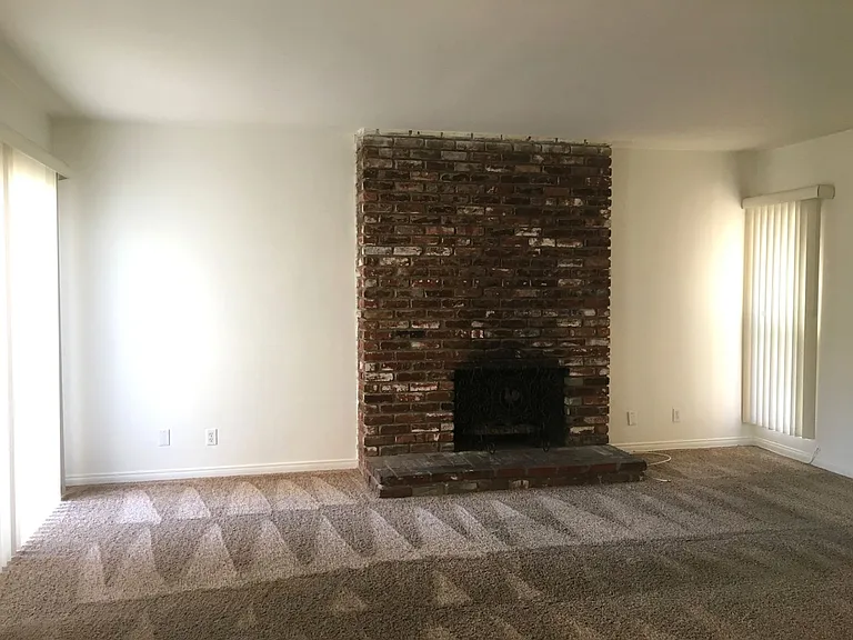 116 N Western Ave — Photo 6