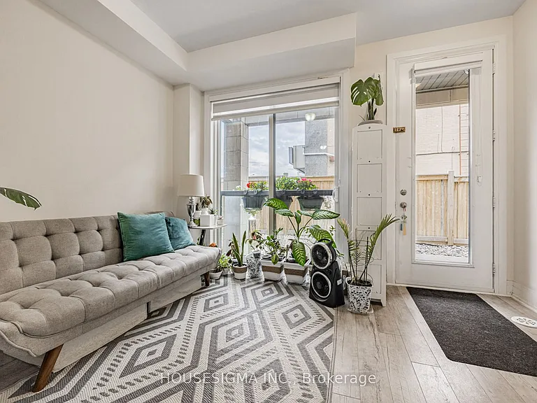 713 Lawrence Ave W #5 — Photo 6