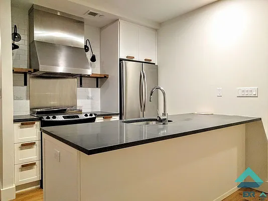 Rented by EXR | media 77