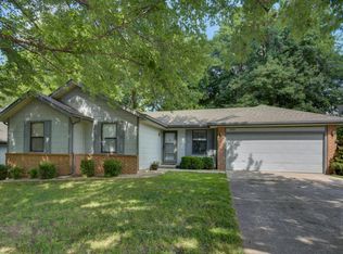 5660 S Ferguson Ave, Springfield, MO 65810