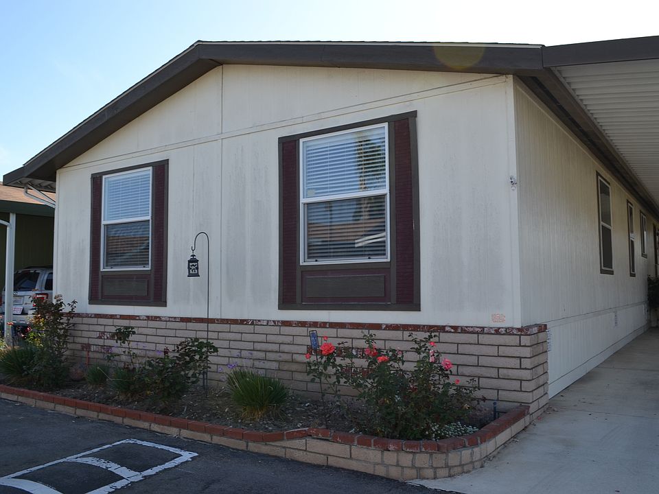 2nd image of 123 Sumac Ln